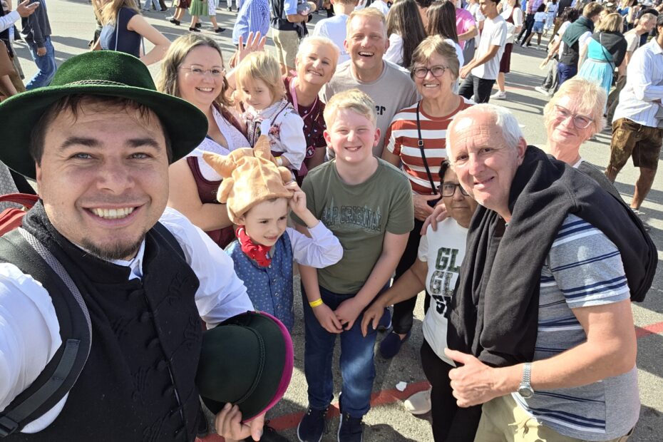 DerHut e amigos de Igrejinha na Oktoberfest de Munique 2026